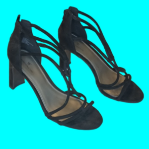 NWOT. Black velvet strappy sandals 10